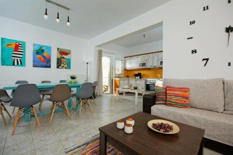 3 Bedrooms Apartment