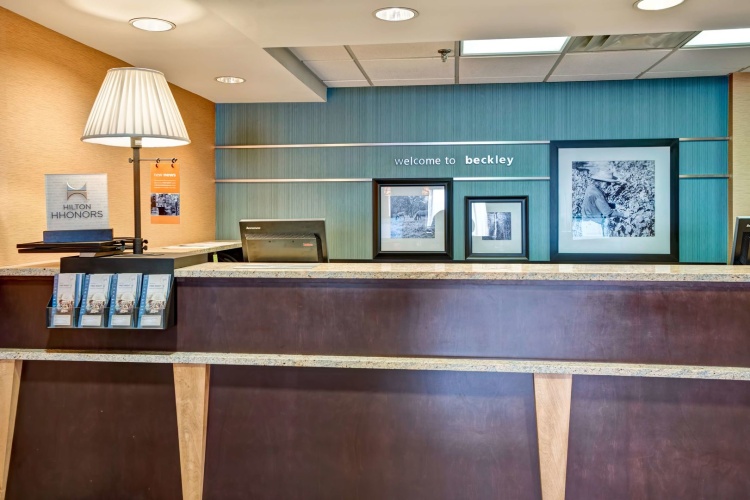Hampton Inn Fairmont, WV photo 25