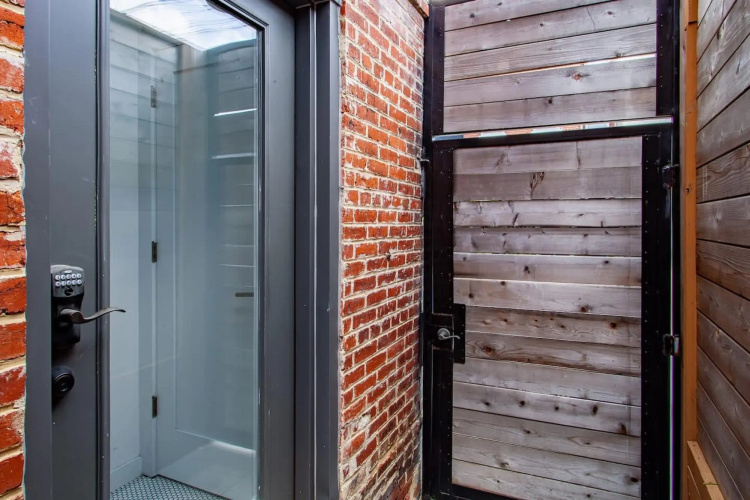 Adorable Studio Space in Private Carriage House
