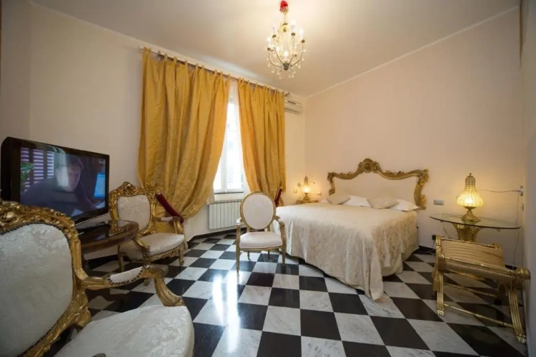 Standard Triple room