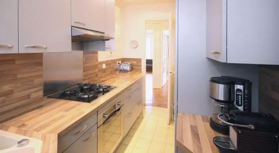 Descartes Apartment