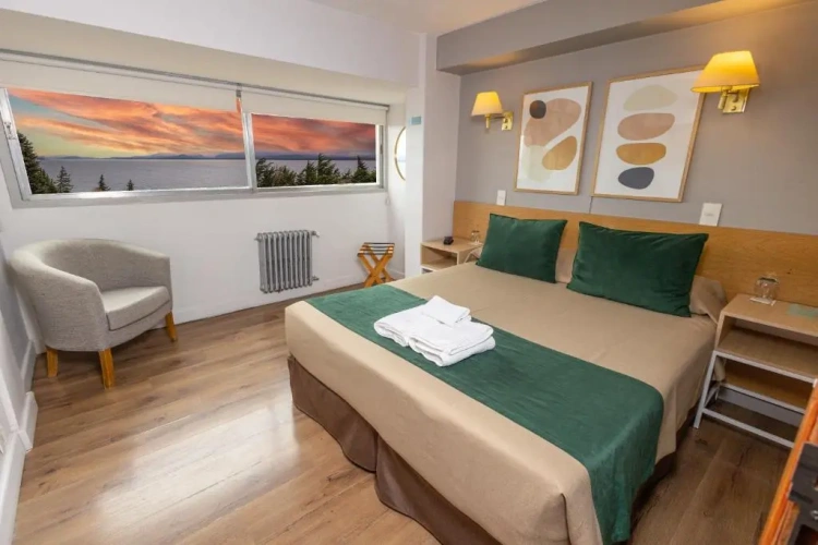 Standard Double room with lake view