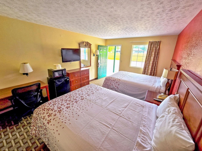 Budgetel Inn Suites Pine Mountain