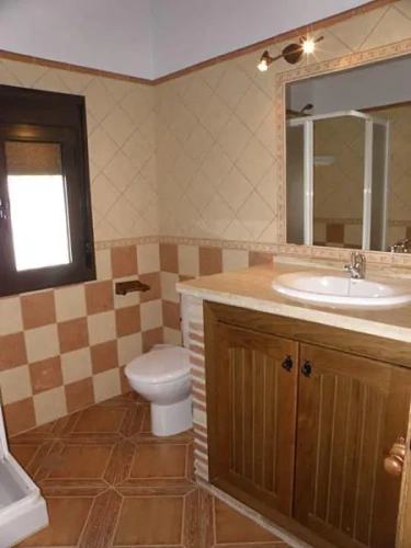 4 Bedrooms Cottage