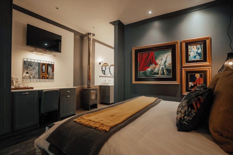 Standard Twin room with balcony
