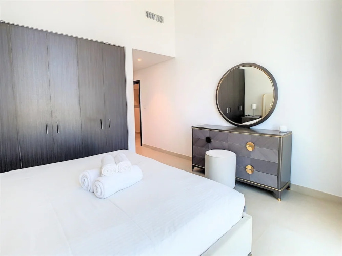 Stunning Apt with Balcony - Dubai Mall access