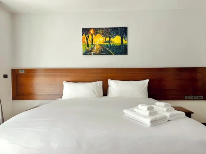 Deluxe room with pool view