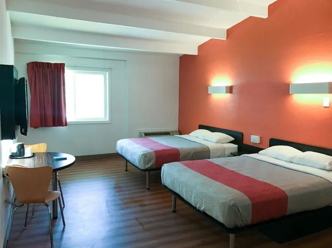 Motel 6 Holyoke MA