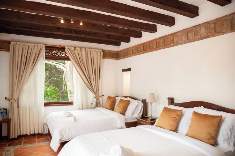 Premium Quadruple room with pool view