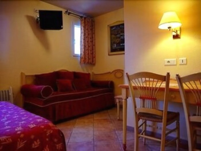 Standard Quadruple Family room