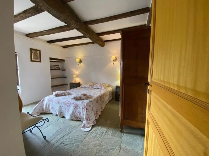3 Bedrooms Cottage