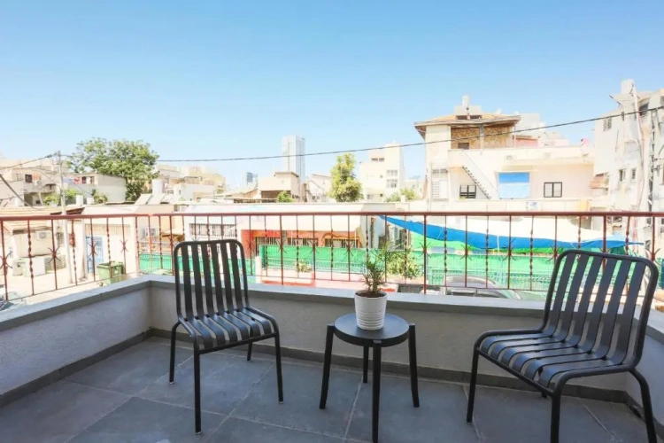 2 Bedrooms Apartment
