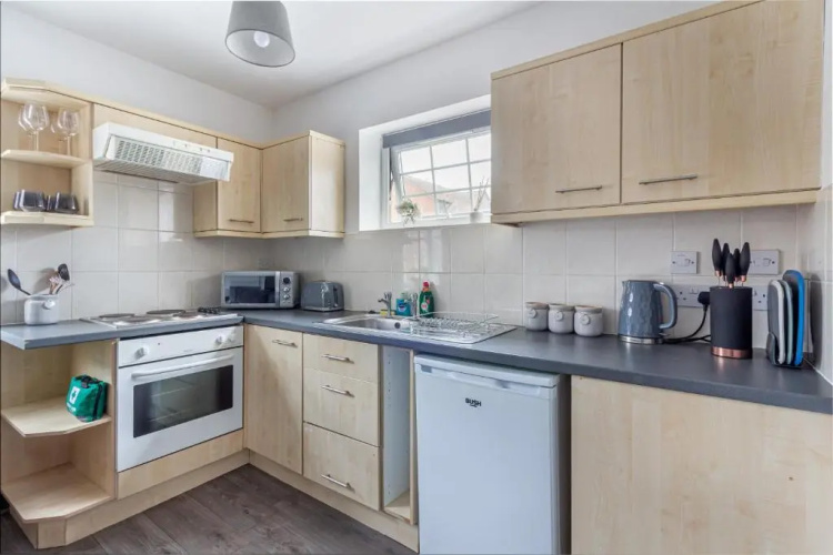 Studio Apartment in Worcester City Centre!