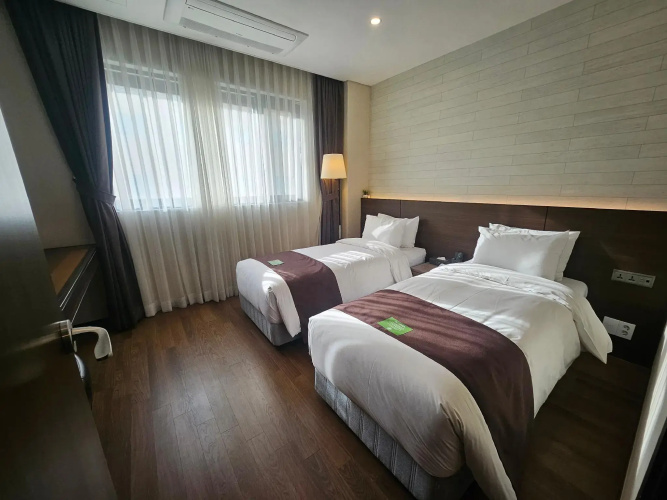 New Donghae Hotel