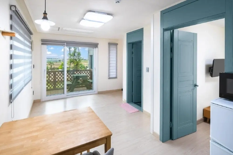 1 Bedroom Standard room with balcony