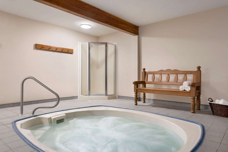 Travelodge By Wyndham Mcbride photo 11