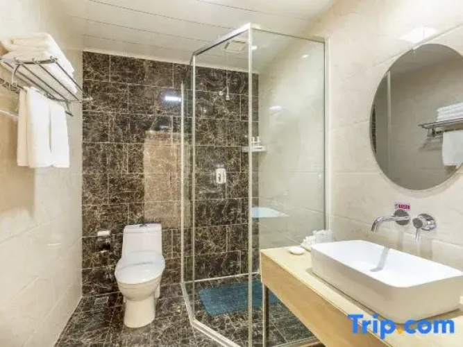 Grand Continental Grassland Hotel