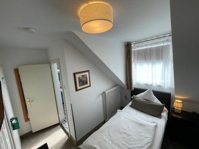Standard Triple room with view