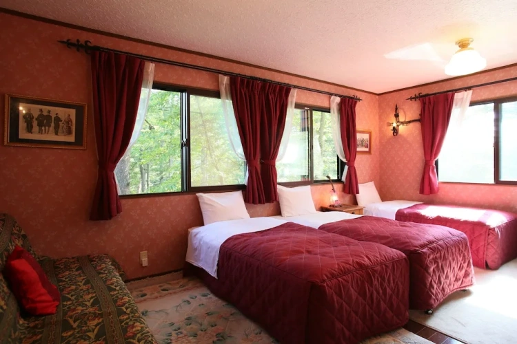 Standard Triple room