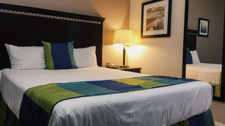 19 Atlantic Hotel
