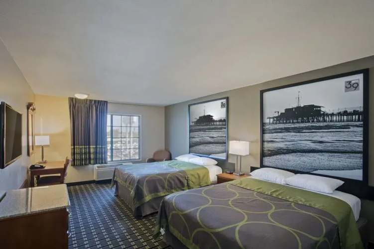 Super 8 Westminster Ca/Huntington Beach Area