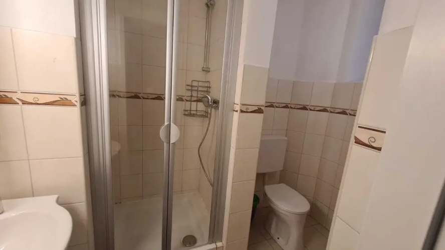 Simple Room Long Stay Central Location