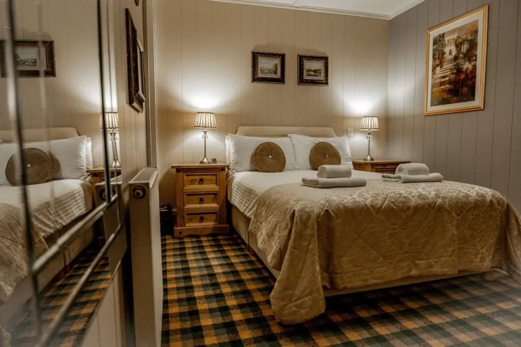 No 1 Hotel