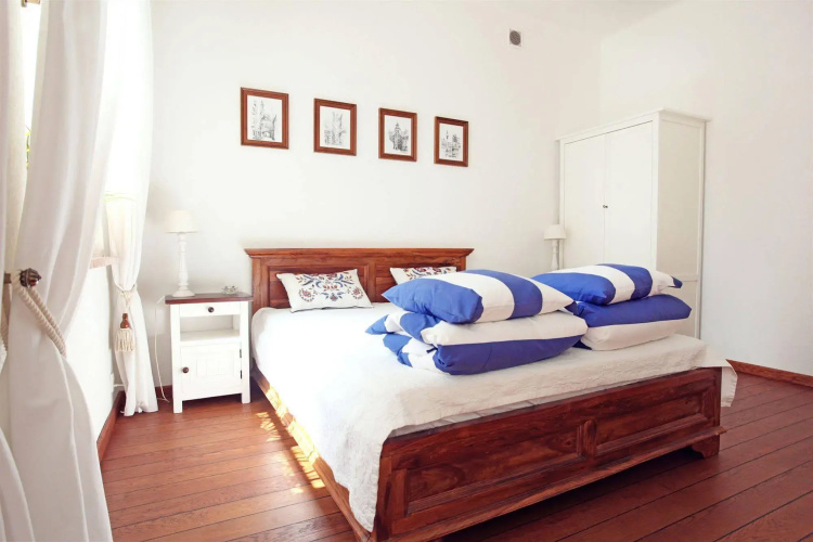 Castle Square Apartment
