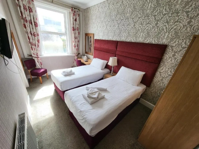 Standard Twin room with sea view