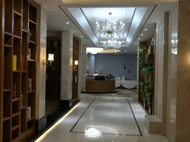 Venice International Hotel