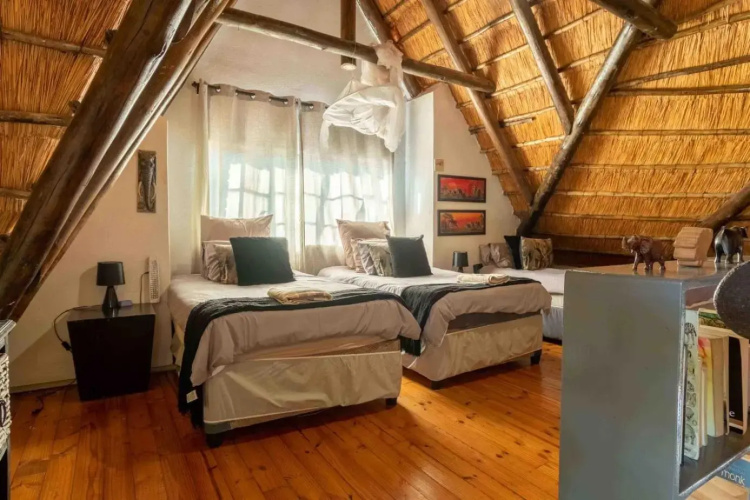 Mopani Manor