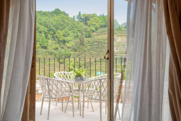 Suite with balcony and with view