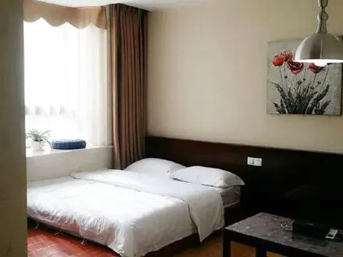 Liuyang Tulip Theme Apartment