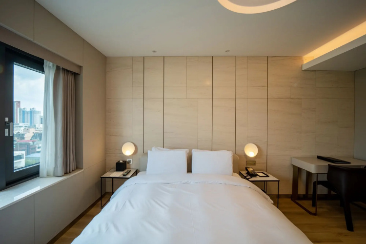 New Hilltop Hotel