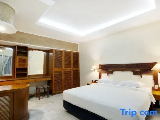 Double room with pool view