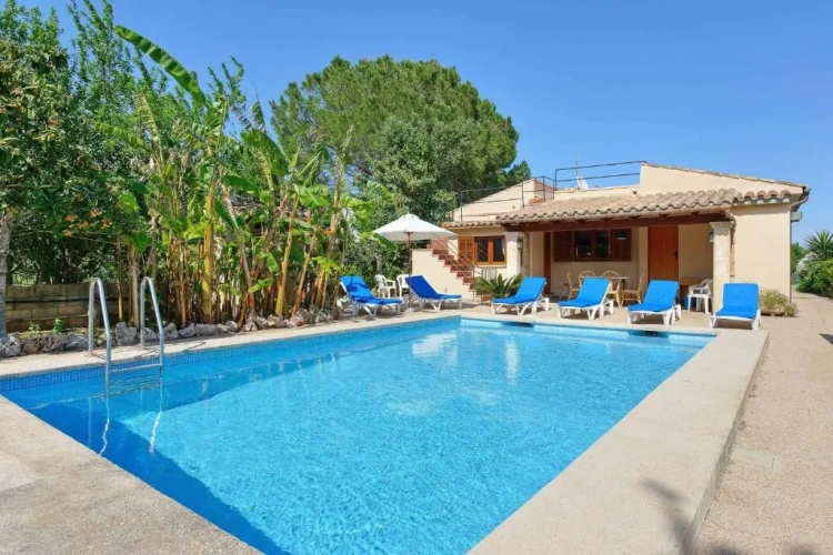 3 Bedrooms Villa