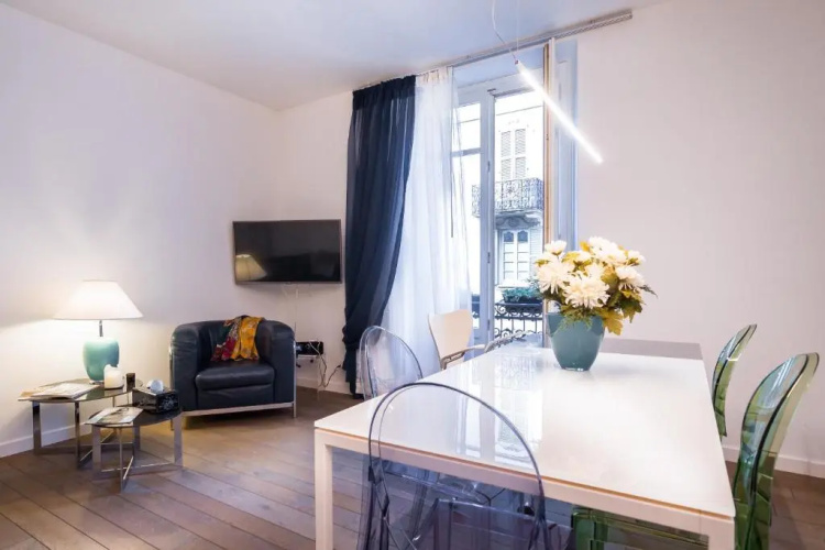 Como Design Apartment - byMyHomeinComo
