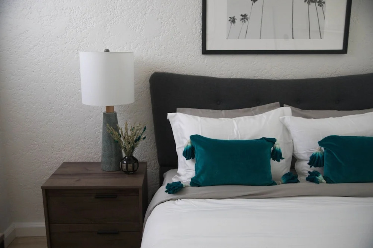 Charming Studio in Beverly Boulevard! Sleeps 2!