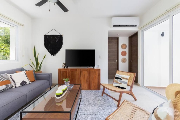 2 Bedrooms Apartment