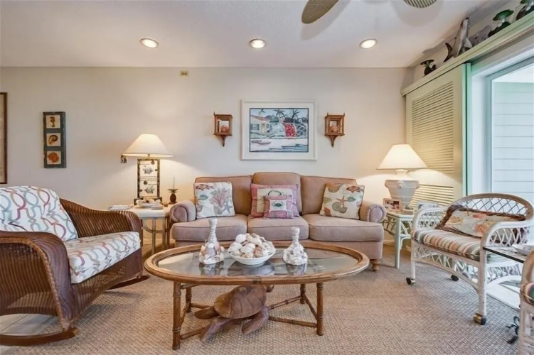Turtleback 09 3 Bedroom Villa by RedAwning