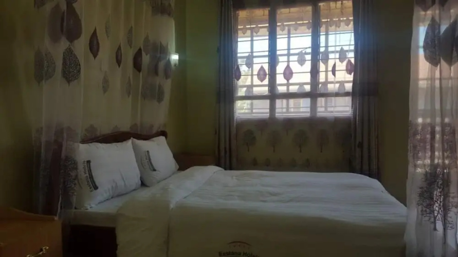 Esstana Hotel