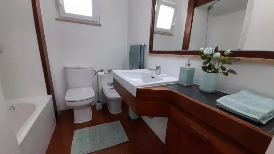 Carcavelos Surf Beach House
