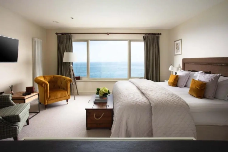 Superior Double room with partial ocean view