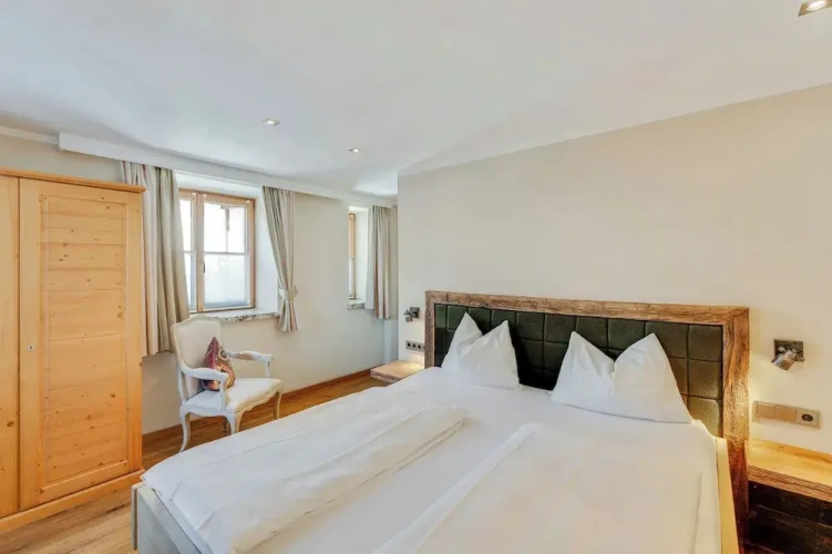 1 Bedroom Apartment with city view