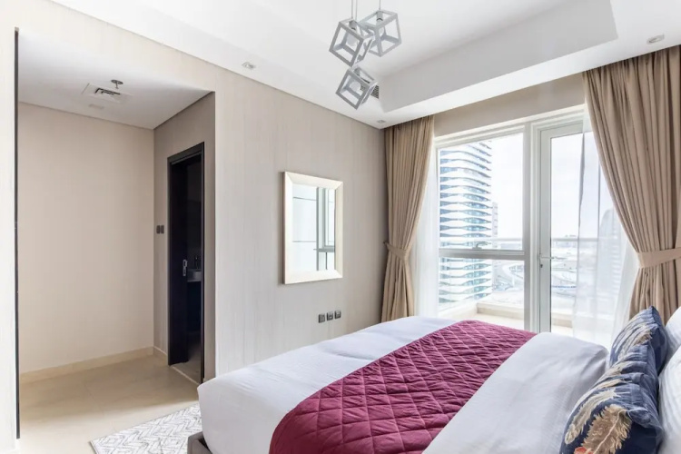Rich & Vibrant 2BR With Study in Downtown Dubai
