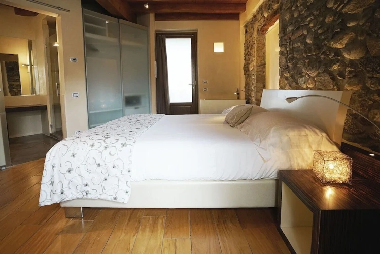 Classic room with balcony