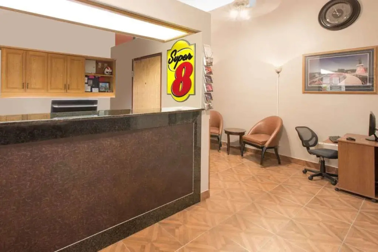 Super 8 Motel