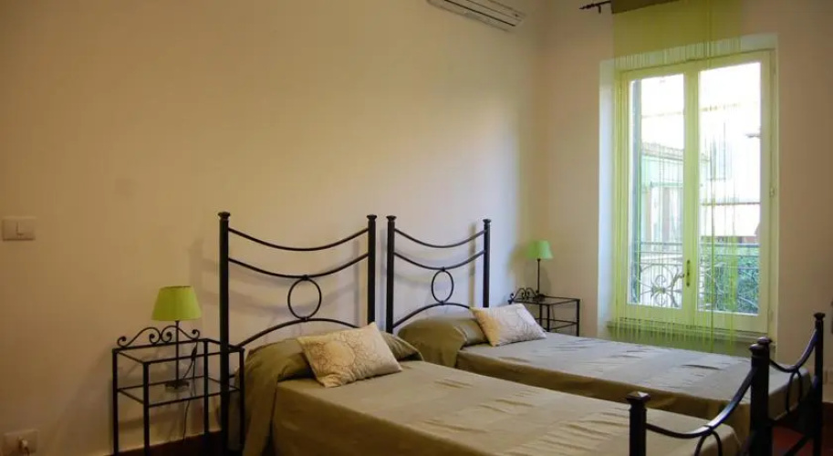 Rsh Guardiola Apartments