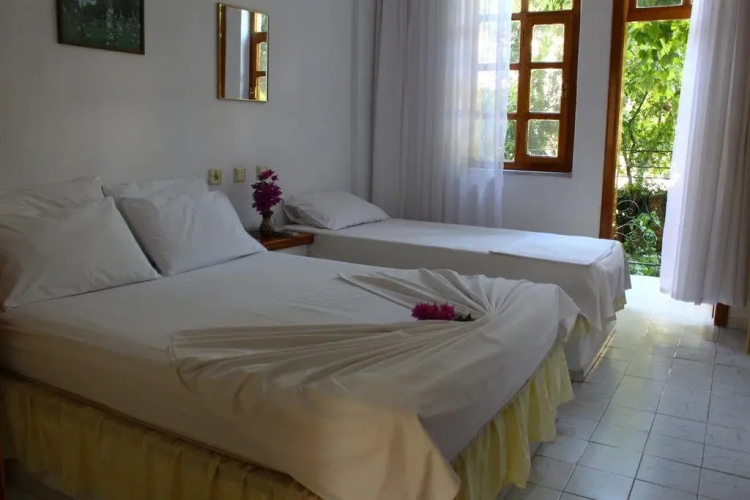 Rose Pension