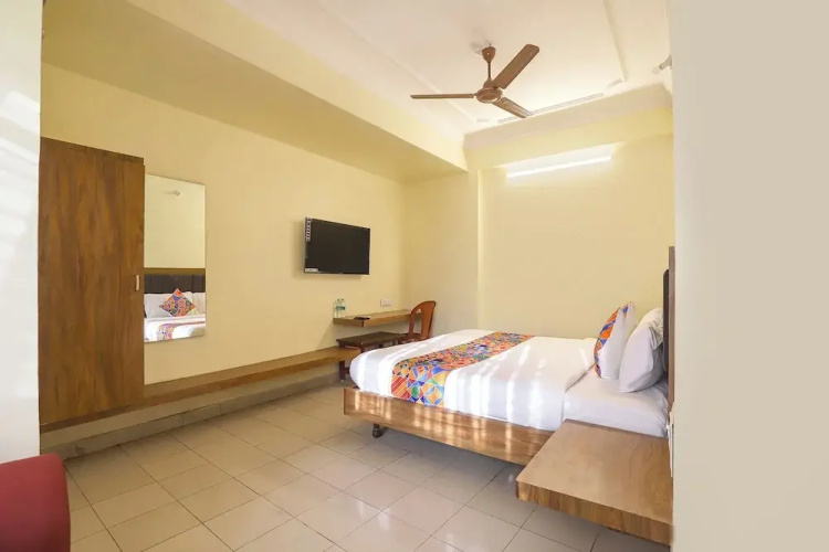 Fabhotel Gt Galaxy Park